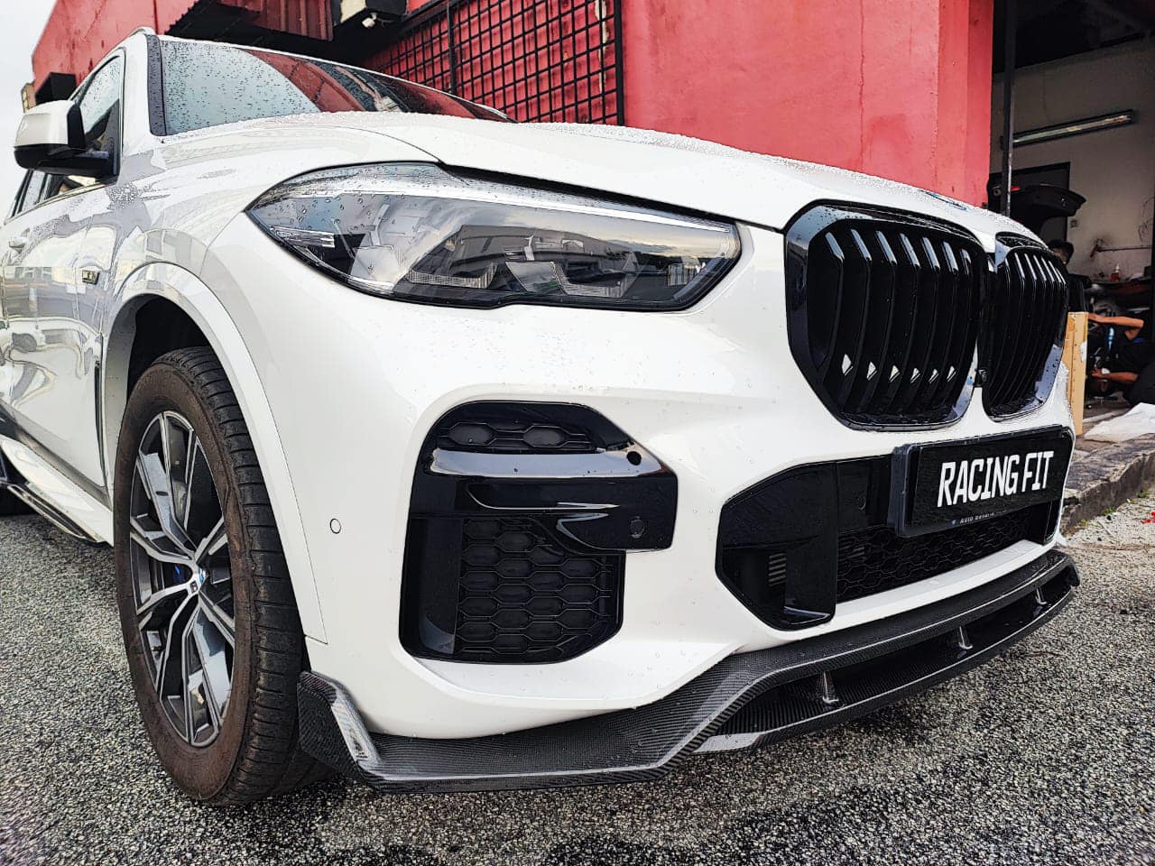 X5 G05 M PERFORMANCE CARBON SKIRTING